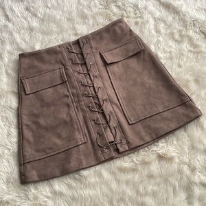 DO+BE skirt faux suede lace up mini with pockets neutral M
